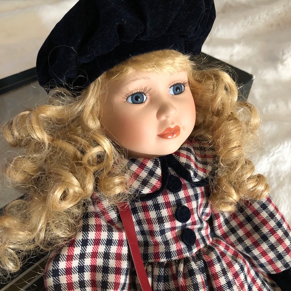 Vintage Fortunoff Doll Collection- LYDIA - Picture 2 of 8